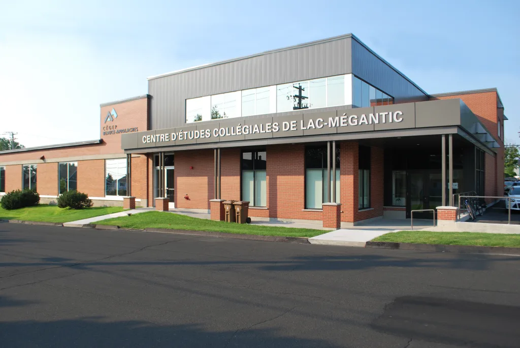 Bâtisse campus Lac-Mégantic